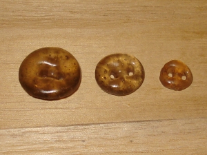 3/8"  (9 mm) Artisan Recycled Glass Buttons (Soft Cafe)