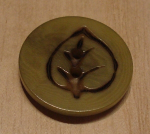 7/8" Green Leaf Motif Corozo (Tagua Nut) Button