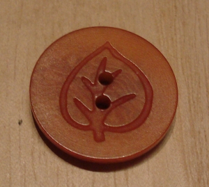 7/8" Cinnamon Leaf Motif Corozo (Tagua Nut) Button