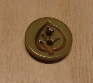 5/8" Green Leaf Motif Corozo (Tagua Nut) Button