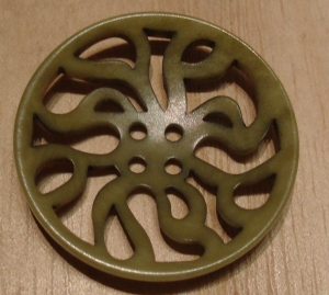 1 3/16" Green Delicate Cutout Round Corozo (Tagua Nut) Button