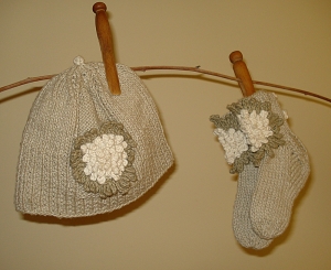 Pakucho Eco Sunflower Hat & Booties Kit (NEW!)