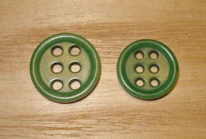 5/8" Soft Pine (Tagua Nut) 6 Hole Round Button