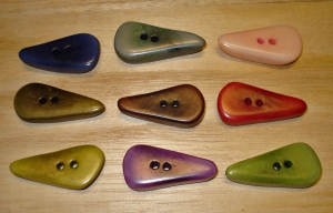 1 1/2" x 3/4" Spring Pine Chunky Abstract Corozo Button