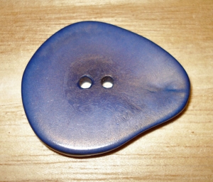 1 1/2" x 1 1/8" Marine Corozo Slice Button