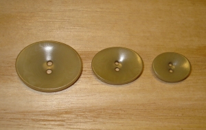1 1/8" x 7/8" Khaki Green Corozo (Tagua Nut) Oval Saucer Button