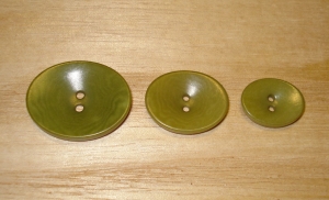 1 1/8" x 7/8" Olive Corozo (Tagua Nut) Oval Saucer Button