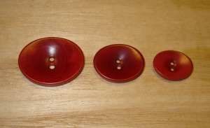 1 1/8" x 7/8" Red Wine Corozo (Tagua Nut) Oval Saucer Button